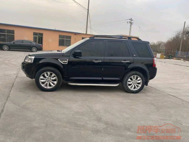 济宁12年路虎神行者3