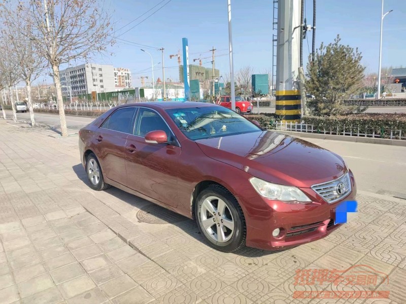 济宁12年丰田锐志3