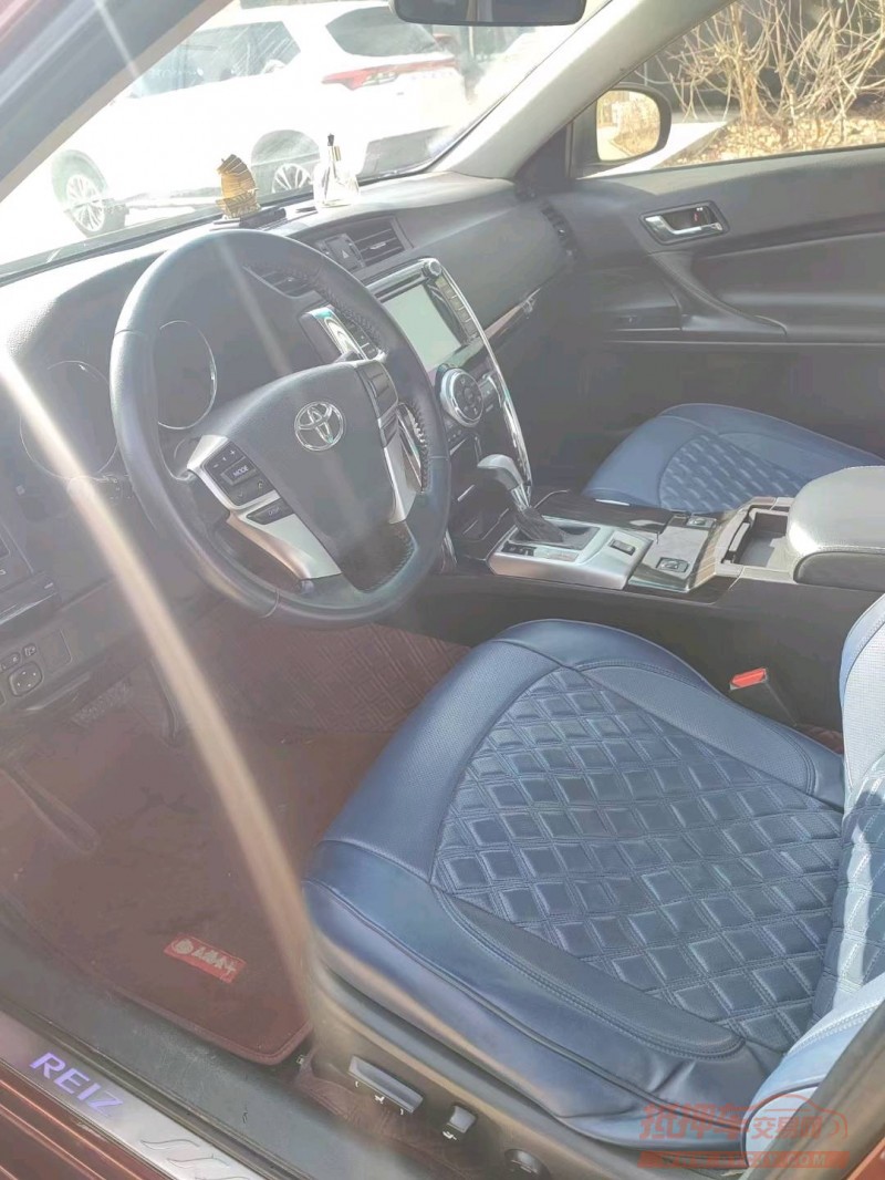 济宁12年丰田锐志5