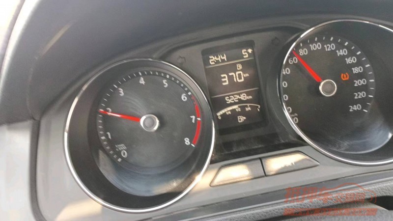 济宁17年大众朗行6