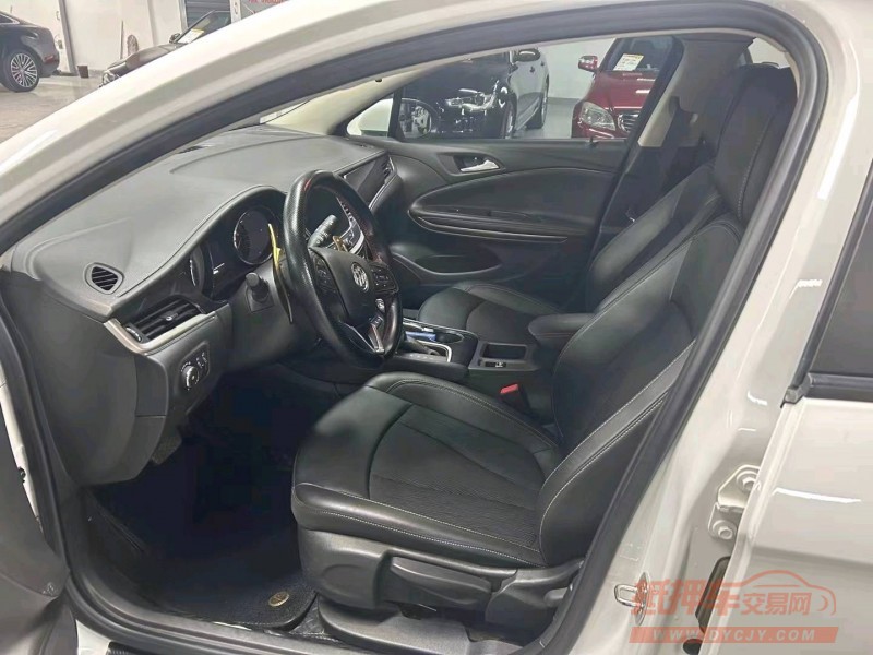 曲靖21年別克威朗9