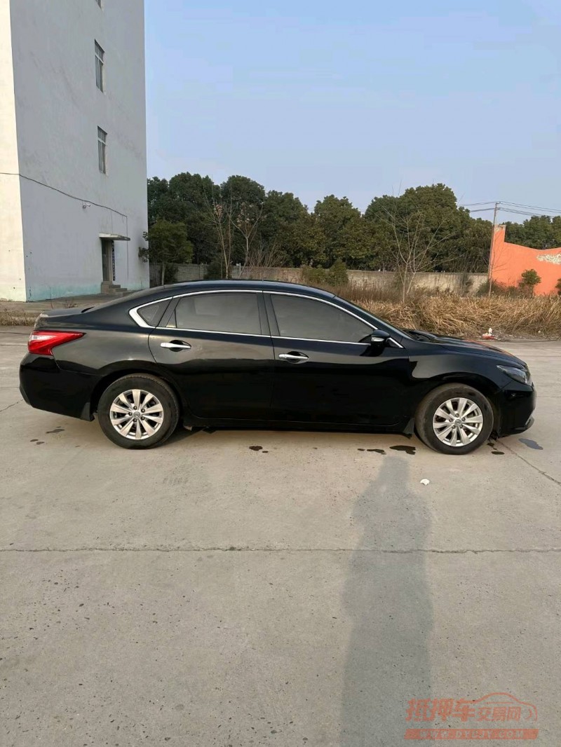 北京17年日产天籁4