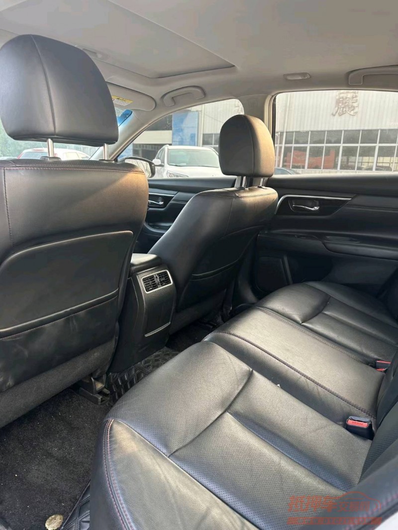 北京17年日产天籁8