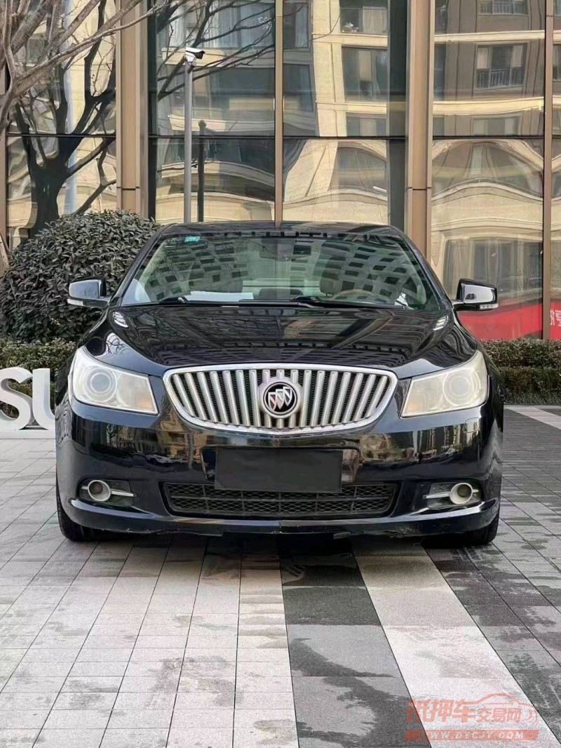 东营10年别克君越6