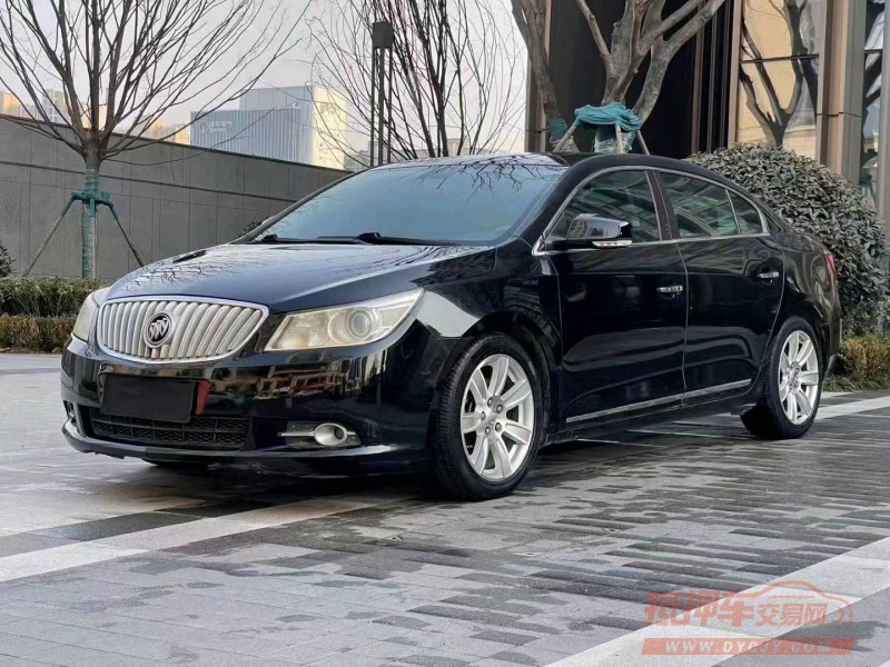 东营10年别克君越5