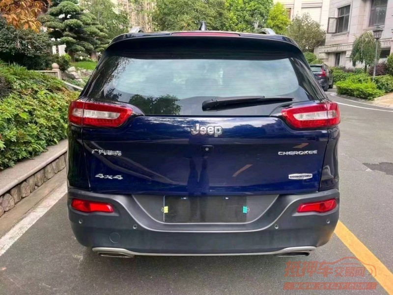 珠海16年Jeep自由光8