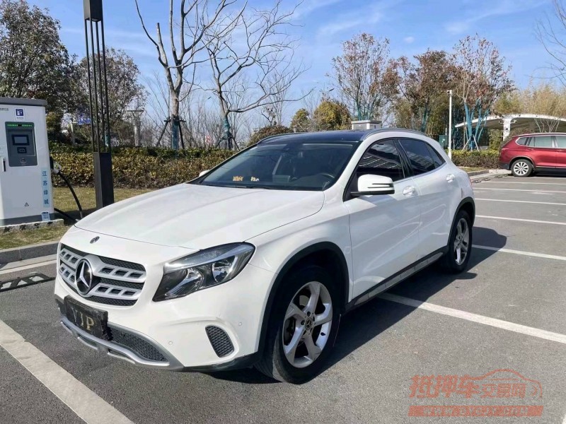 徐州18年奔驰GLA3