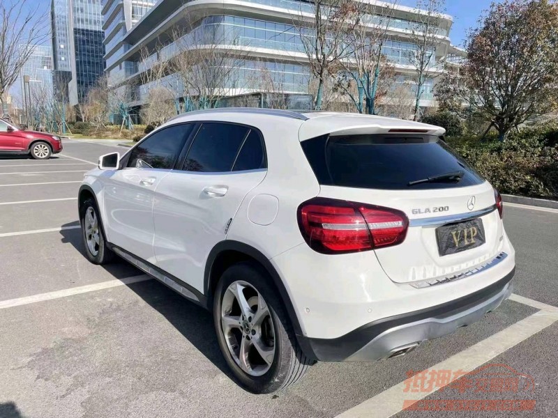 徐州18年奔驰GLA6