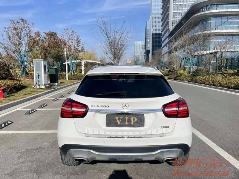 徐州18年奔驰GLA9