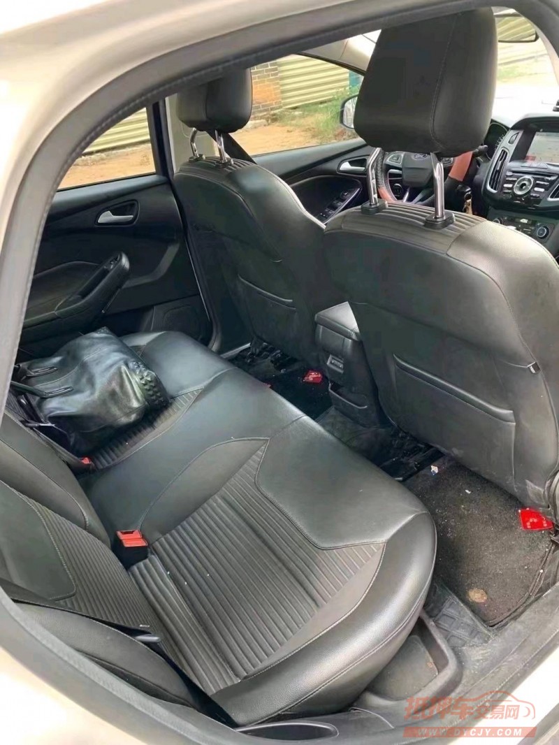 宜昌17年福特福克斯3