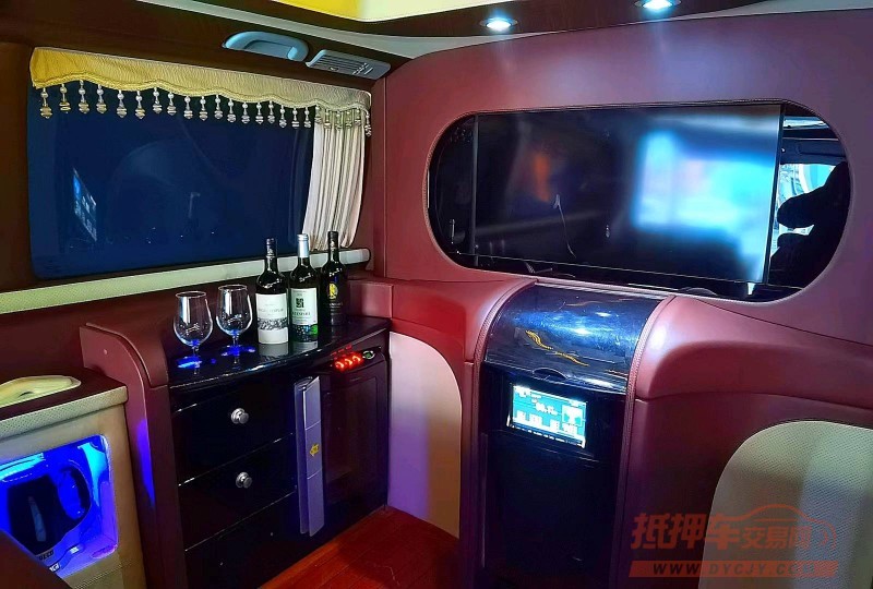 聊城12年奔驰威霆8