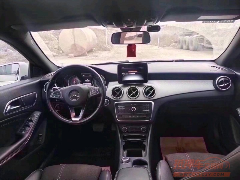 青岛16年奔驰CLA5