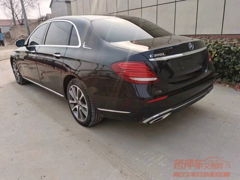 北京17年奔驰E2