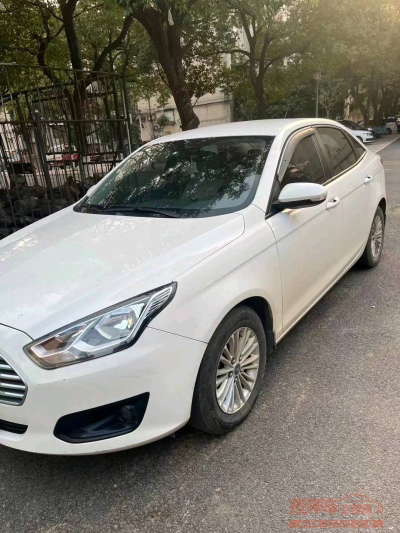 衡阳17年福特福睿斯3