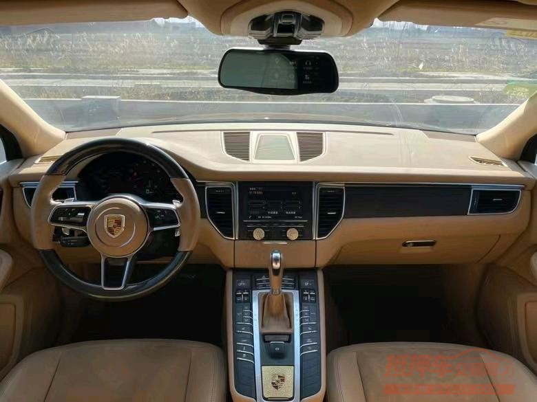 盐城15年保时捷Macan7