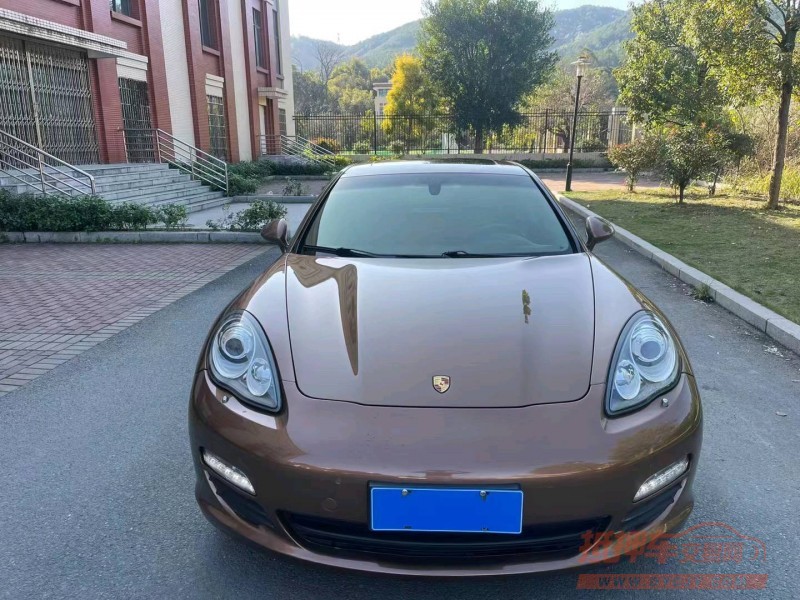 淮南11年保时捷帕拉梅拉1