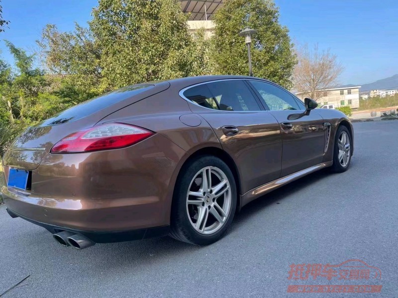 淮南11年保时捷帕拉梅拉2