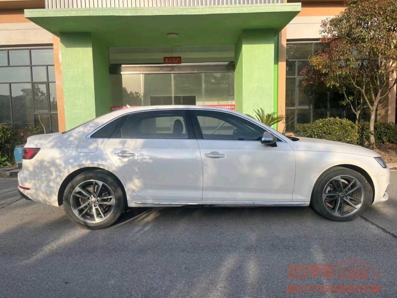 北京17年奥迪A4L4