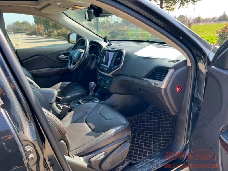 盐城16年Jeep自由光2