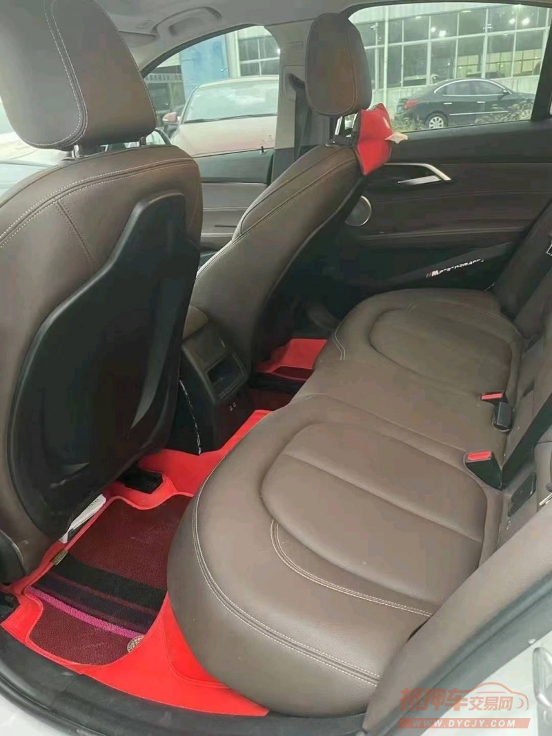 北京22年宝马1系8