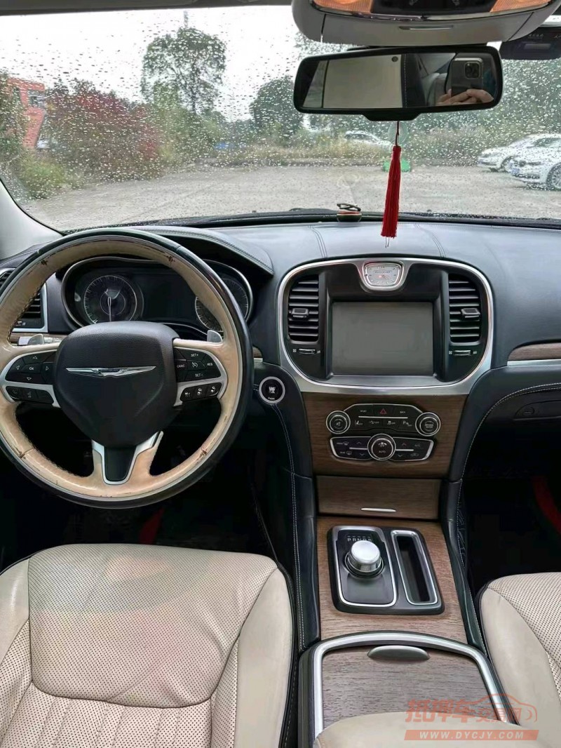 北京16年克莱斯勒300C8