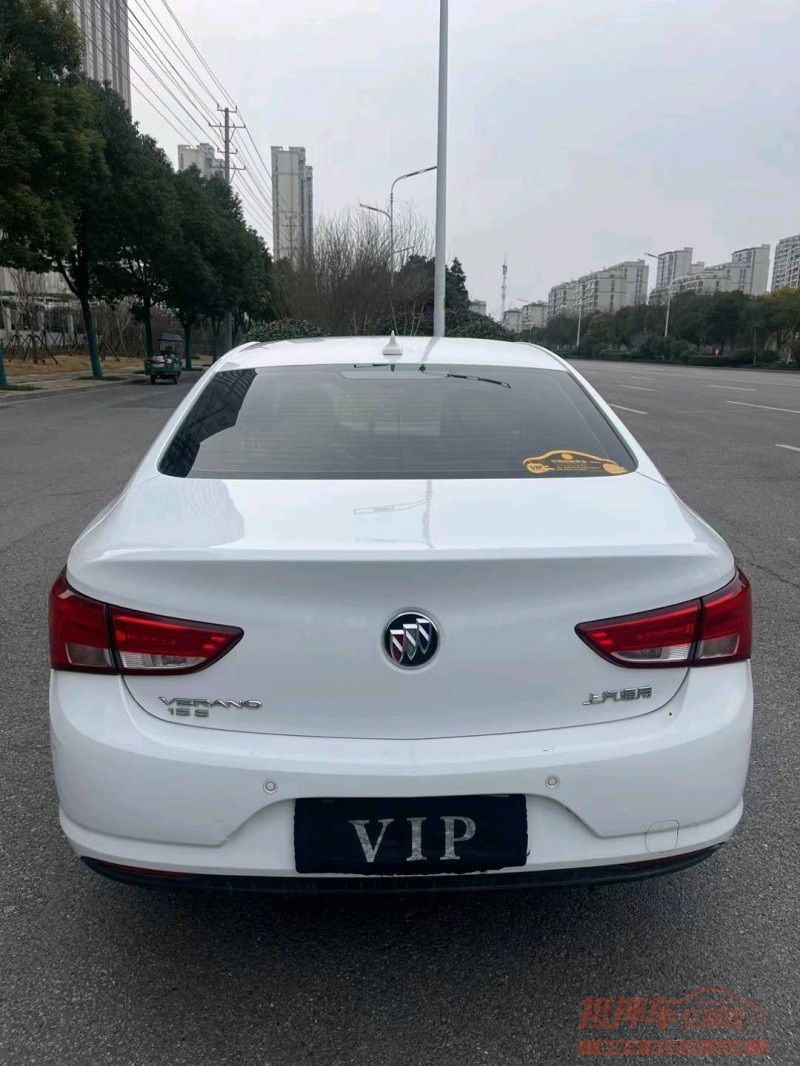 淮南17年别克威朗8