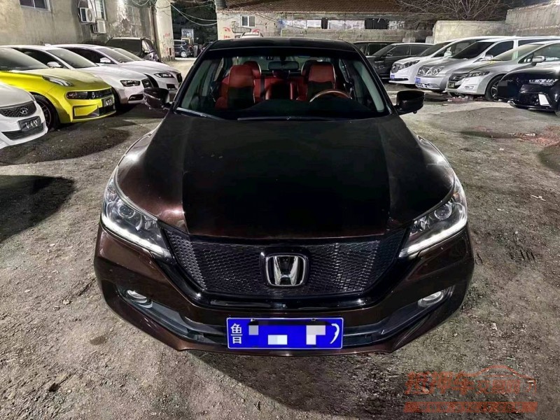 济宁14年本田雅阁1