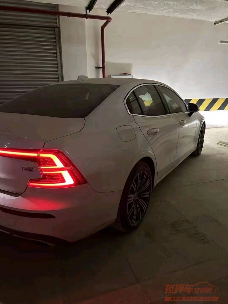 成都20年沃尔沃S60L5