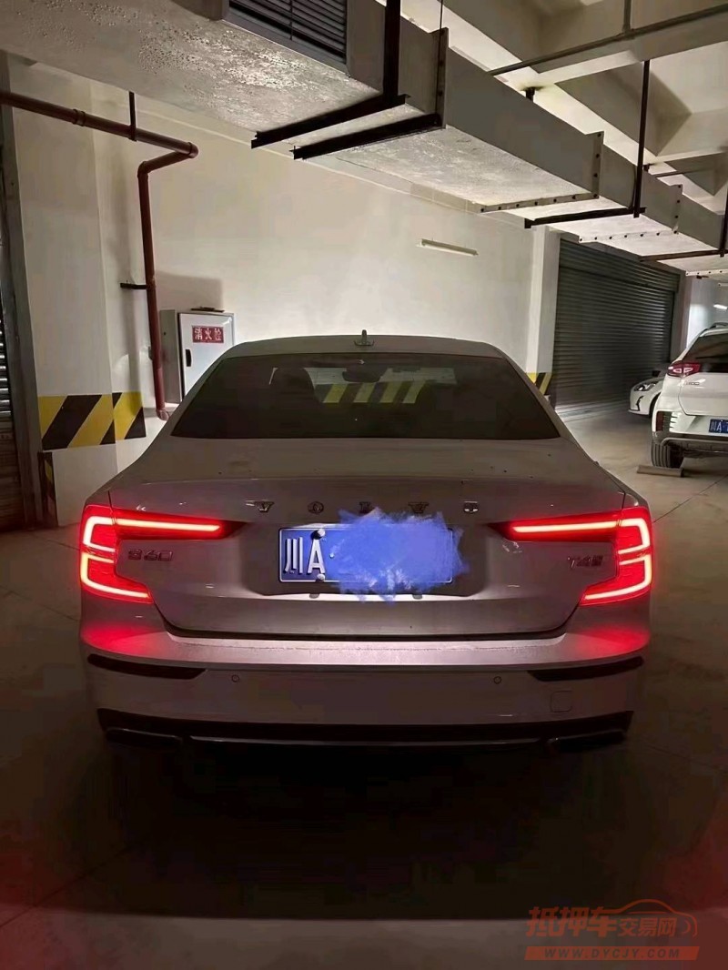 成都20年沃尔沃S60L4