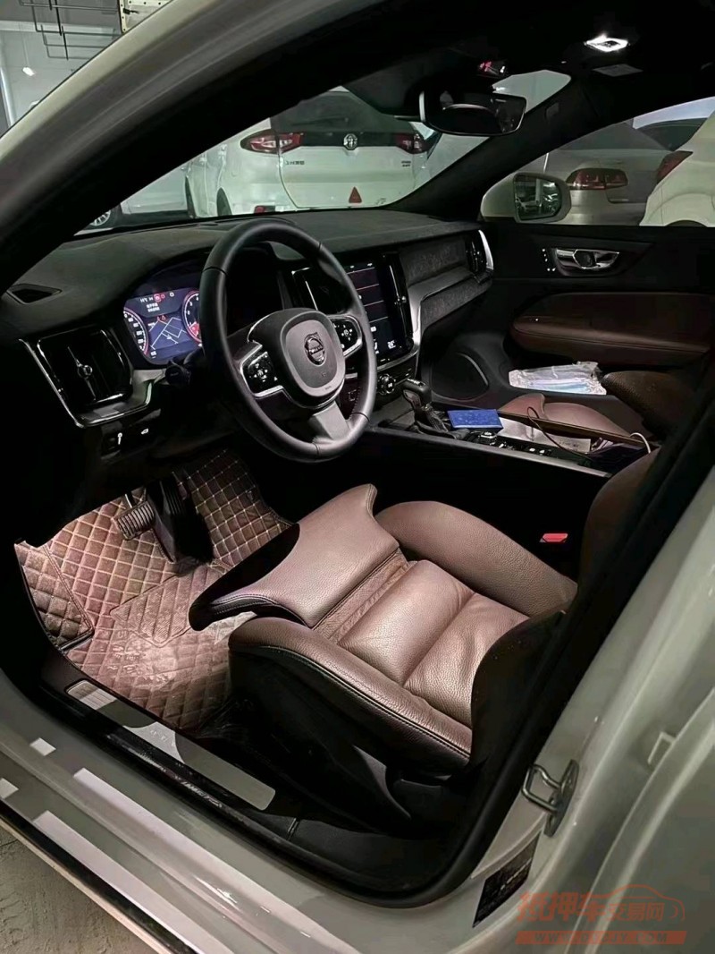 成都20年沃尔沃S60L1