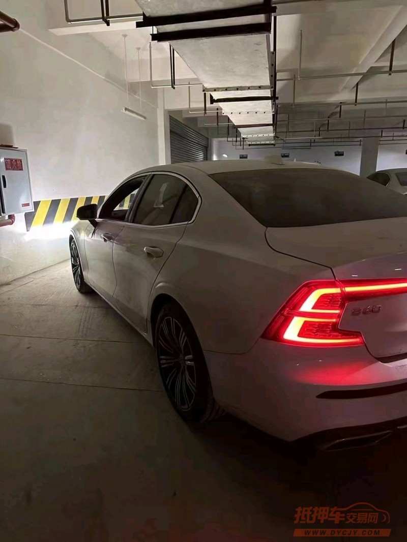 成都20年沃尔沃S60L2