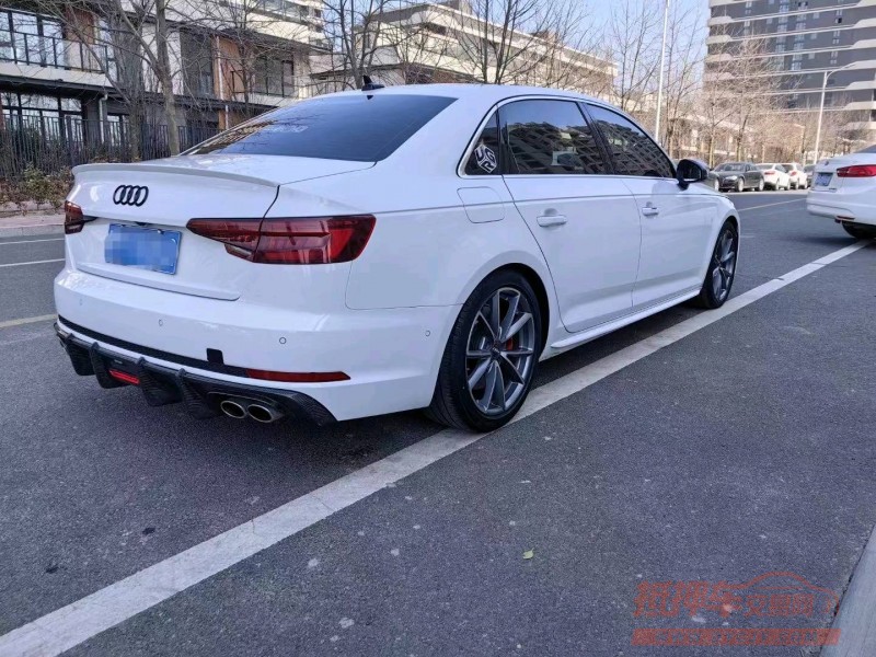 青岛19年奥迪A4L8