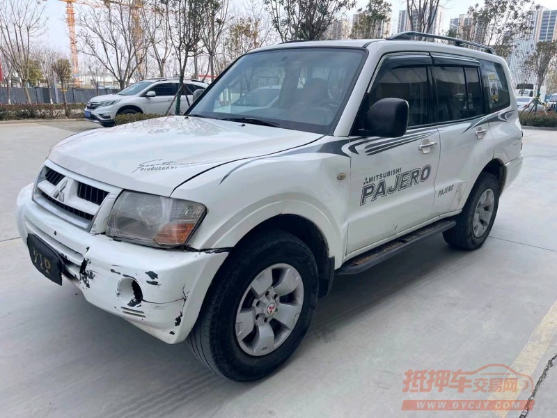 济宁09年三菱帕杰罗2