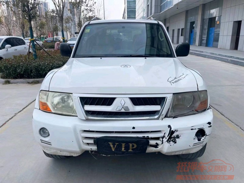 济宁09年三菱帕杰罗1