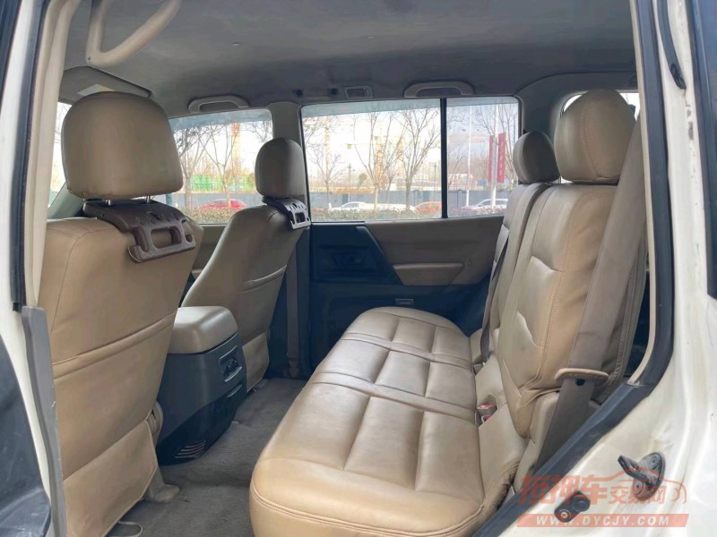 济宁09年三菱帕杰罗4