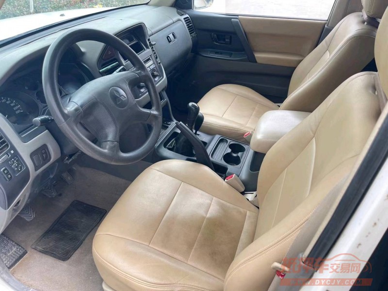 济宁09年三菱帕杰罗6