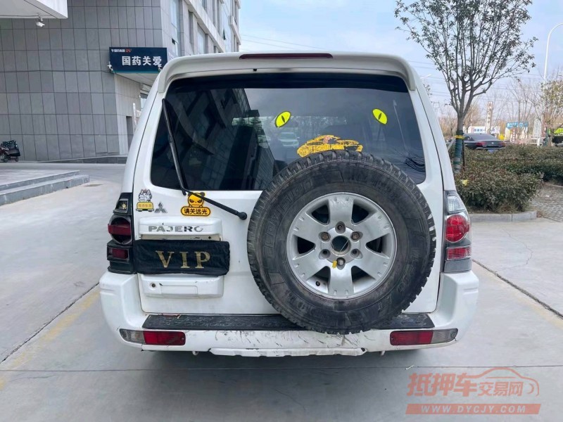 济宁09年三菱帕杰罗9