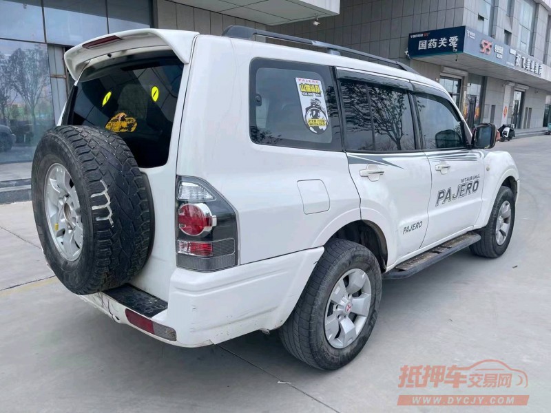 济宁09年三菱帕杰罗8