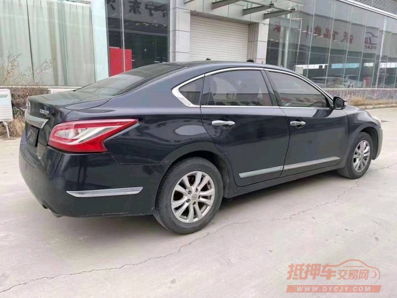 济宁13年日产天籁2