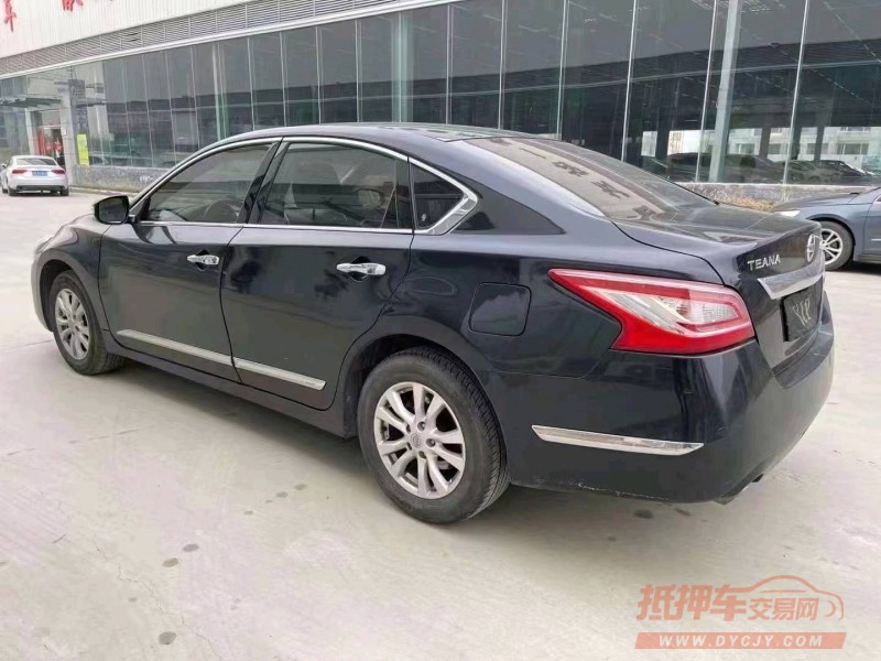 济宁13年日产天籁3