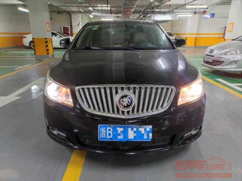 济宁13年别克君越1