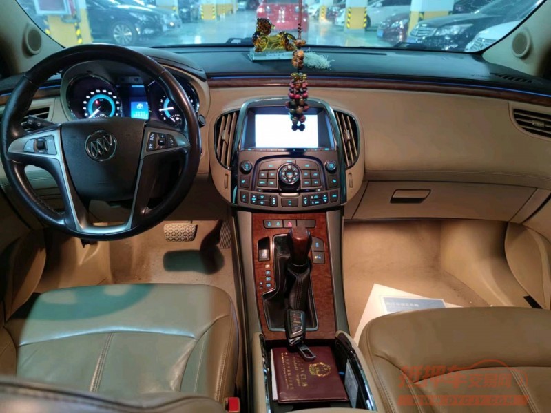 济宁13年别克君越5