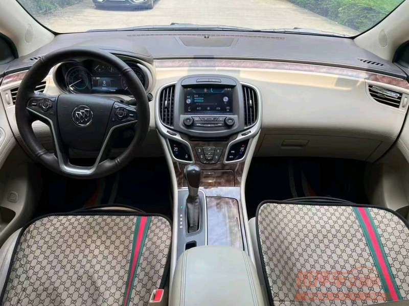 石家庄15年别克君越8