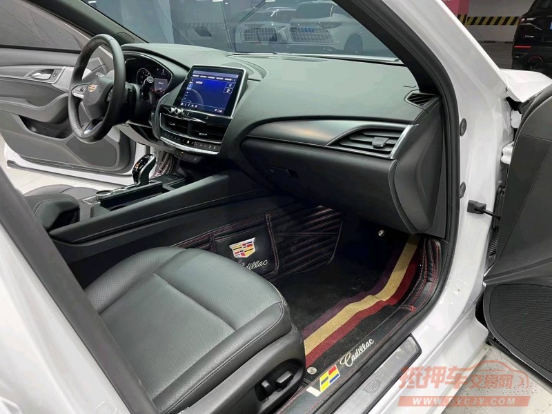 成都20年凯迪拉克CT57