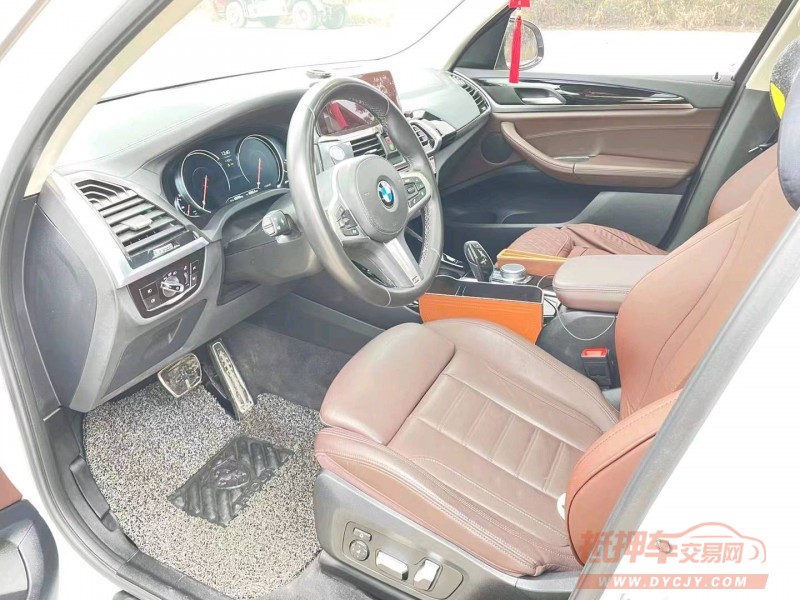 北京19年宝马X38