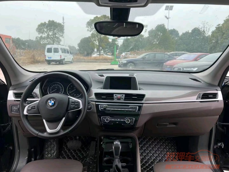 北京17年宝马X18