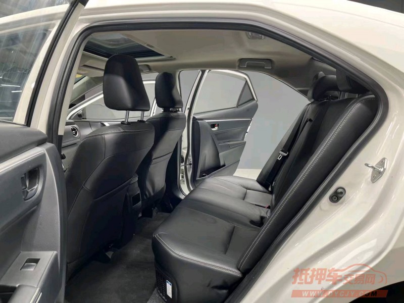 成都18年丰田卡罗拉4