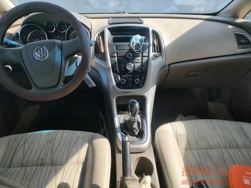 青岛14年别克英朗5