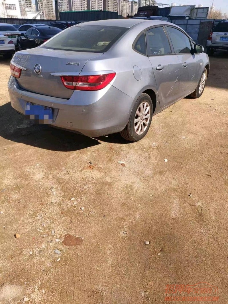 青岛14年别克英朗2