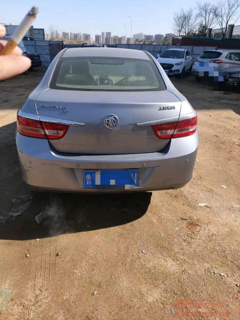 青岛14年别克英朗1